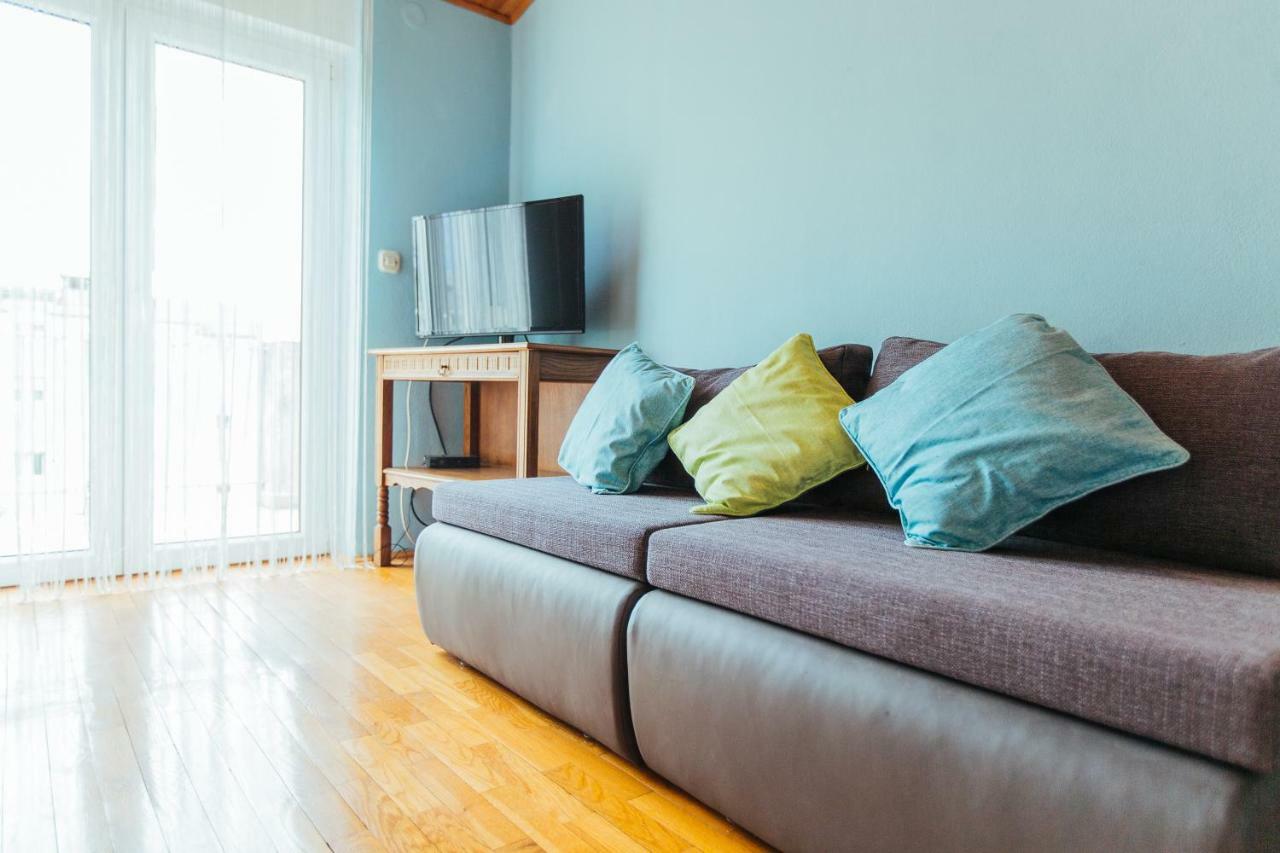 Apartments Toni ポドストラナ エクステリア 写真
