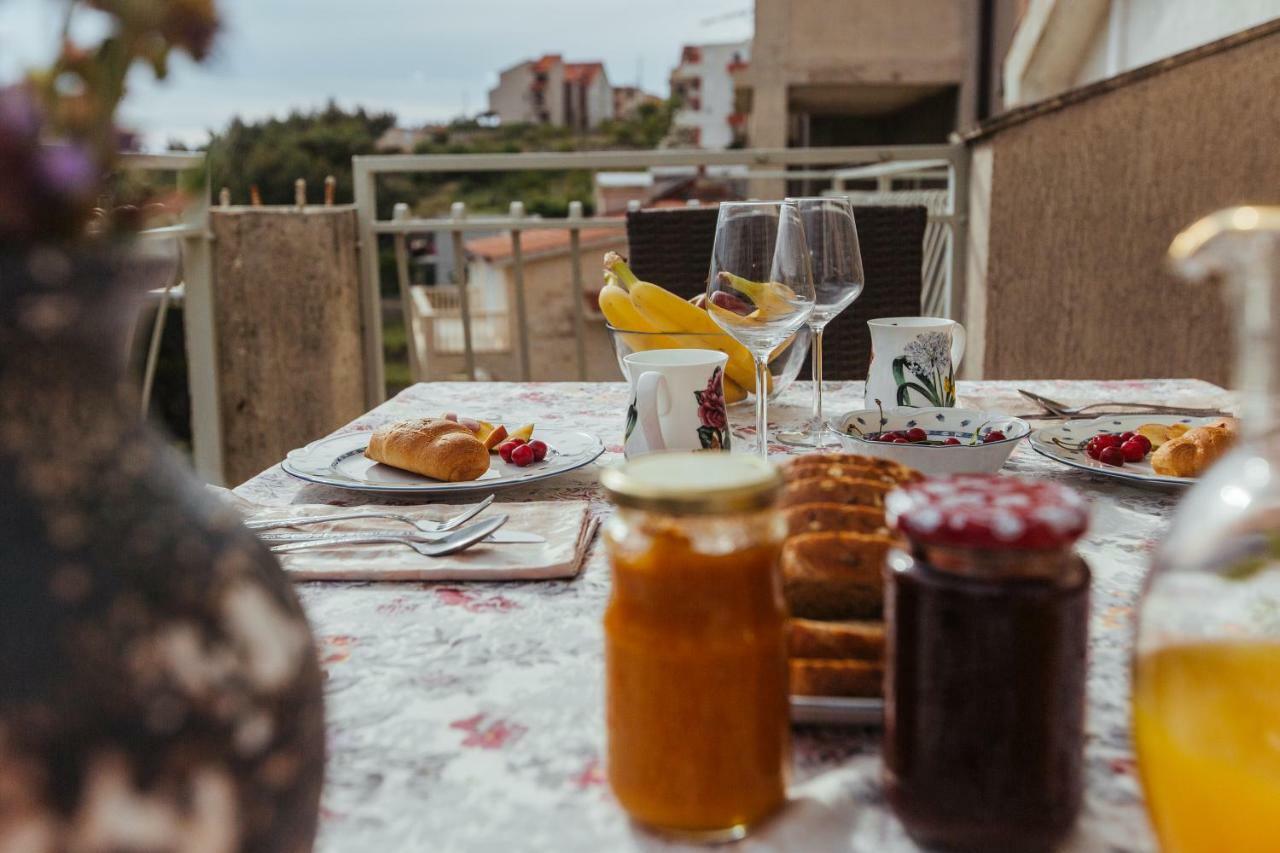 Apartments Toni ポドストラナ エクステリア 写真